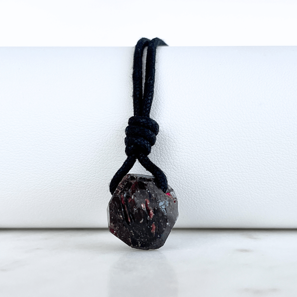 Round Raw Garnet OOAK Gemstone Pendant - A symbol of love and vitality by Luck Strings.