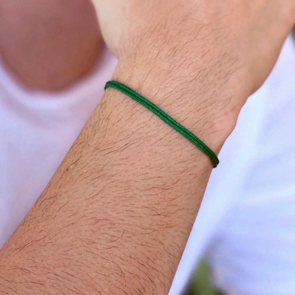 GREEN ADJUSTABLE CORD BRACELET-Luck Strings