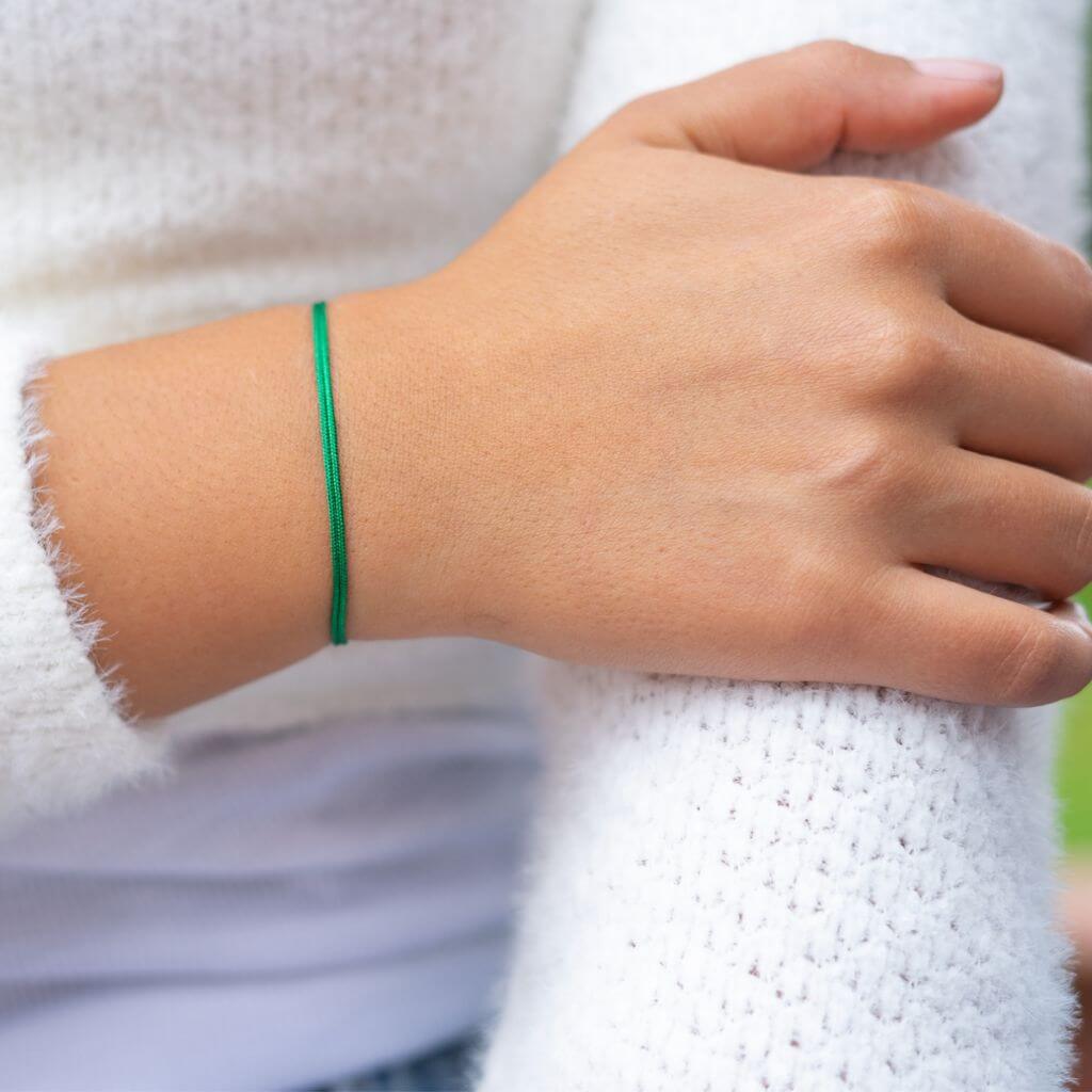 GREEN ADJUSTABLE CORD BRACELET-Luck Strings