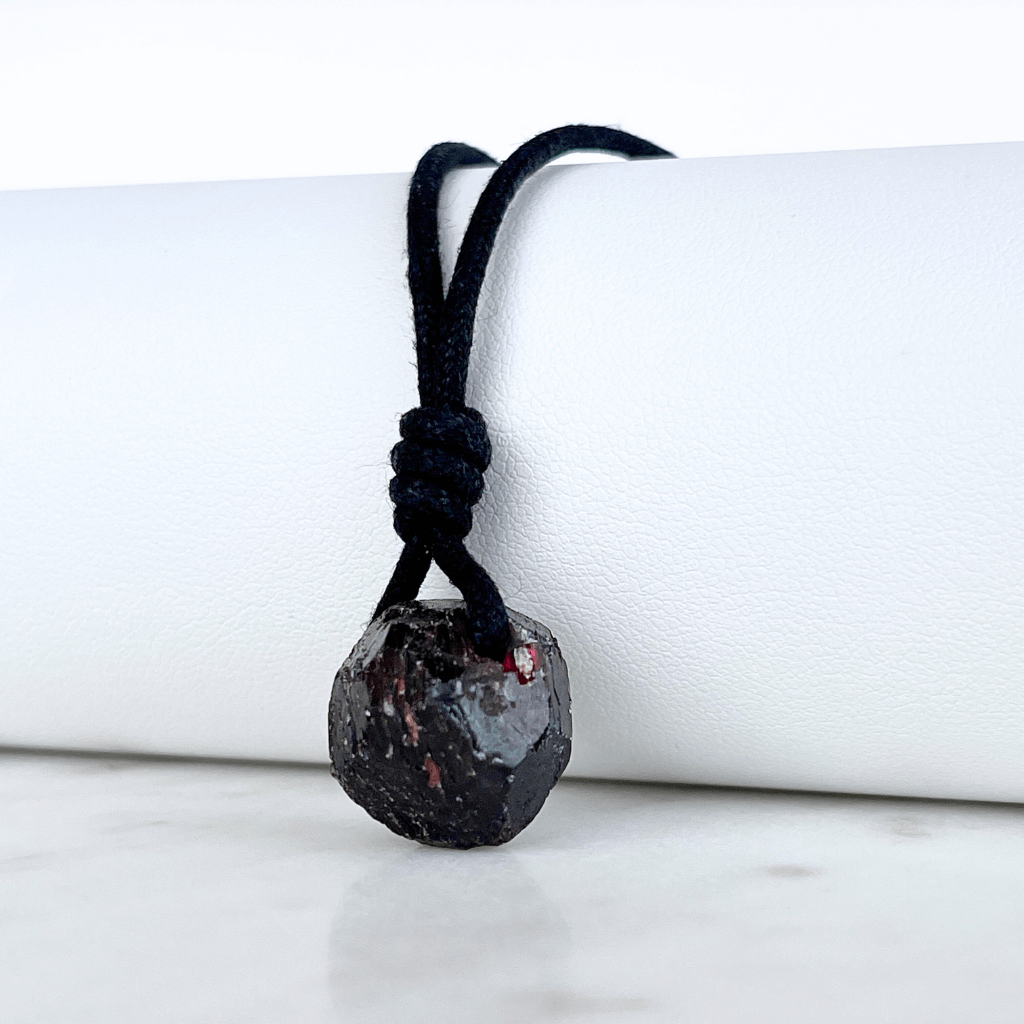 Round Raw Garnet OOAK Gemstone Pendant - A symbol of love and vitality by Luck Strings.