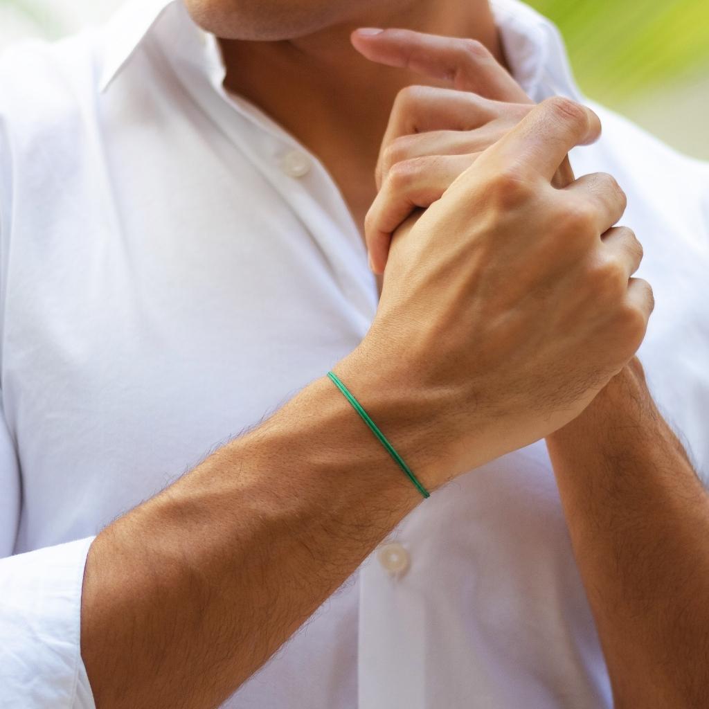 GREEN ADJUSTABLE CORD BRACELET-Luck Strings