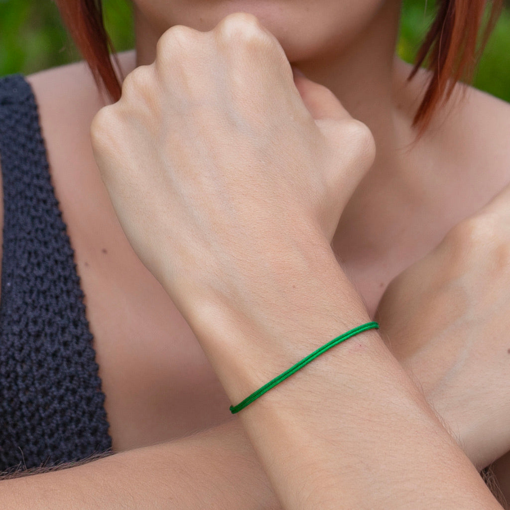 GREEN ADJUSTABLE CORD BRACELET-Luck Strings